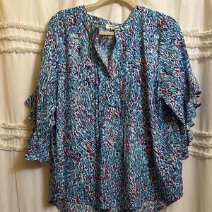 Women's Umgee Blue and Pink Patterned Top Size Large
